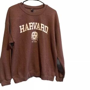 Women’s Harvard vintage crewneck